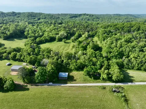 4190 Fattybread Branch Road Williamsport TN 38487