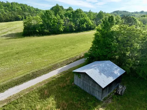 4190 Fattybread Branch Road Williamsport TN 38487