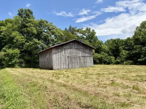 4190 Fattybread Branch Road Williamsport TN 38487