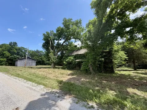 4190 Fattybread Branch Road Williamsport TN 38487