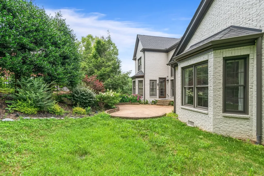 219 King Arthur Circle Franklin TN 37067