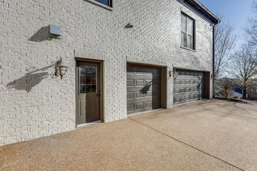 219 King Arthur Circle Franklin TN 37067