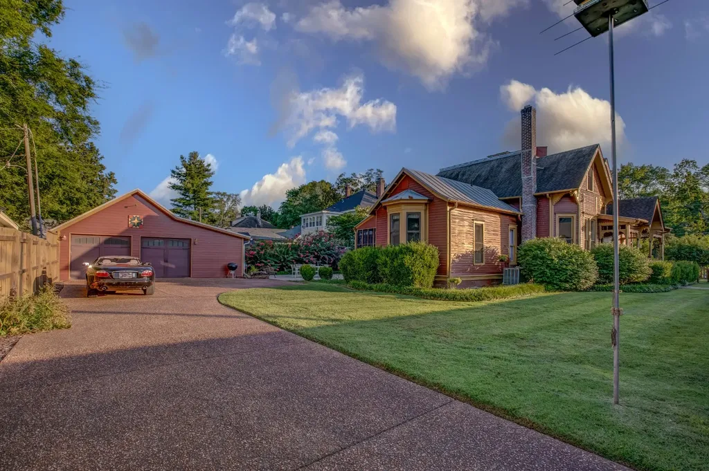 305 4th Ave, S Franklin TN 37064