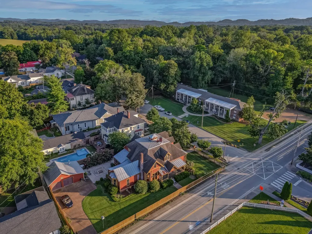305 4th Ave, S Franklin TN 37064