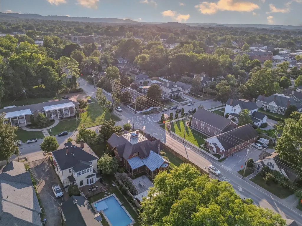 305 4th Ave, S Franklin TN 37064
