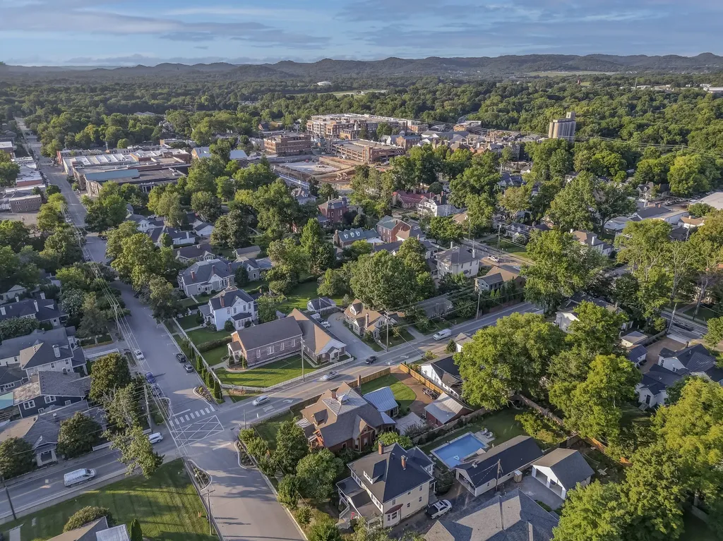 305 4th Ave, S Franklin TN 37064