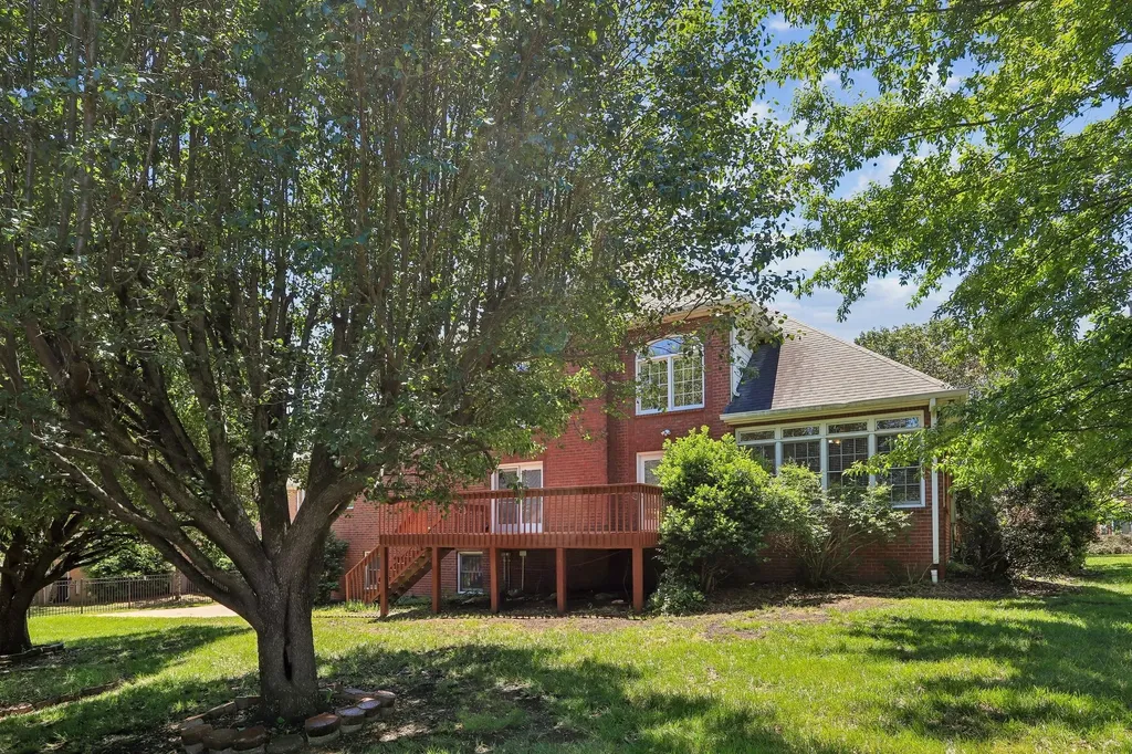 129 Pembroke Drive Hendersonville TN 37075