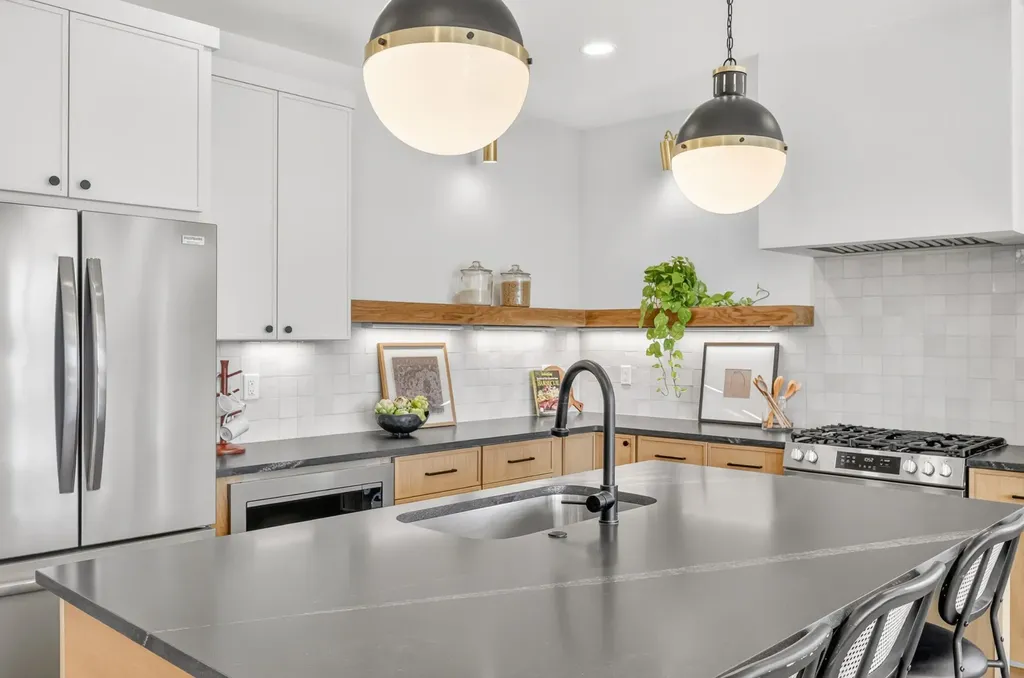 2799 Delaware Avenue Nashville TN 37209
