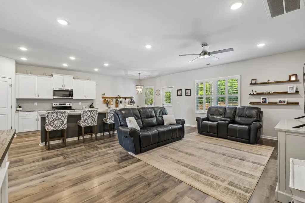 2106 Houston Bend Lebanon TN 37087