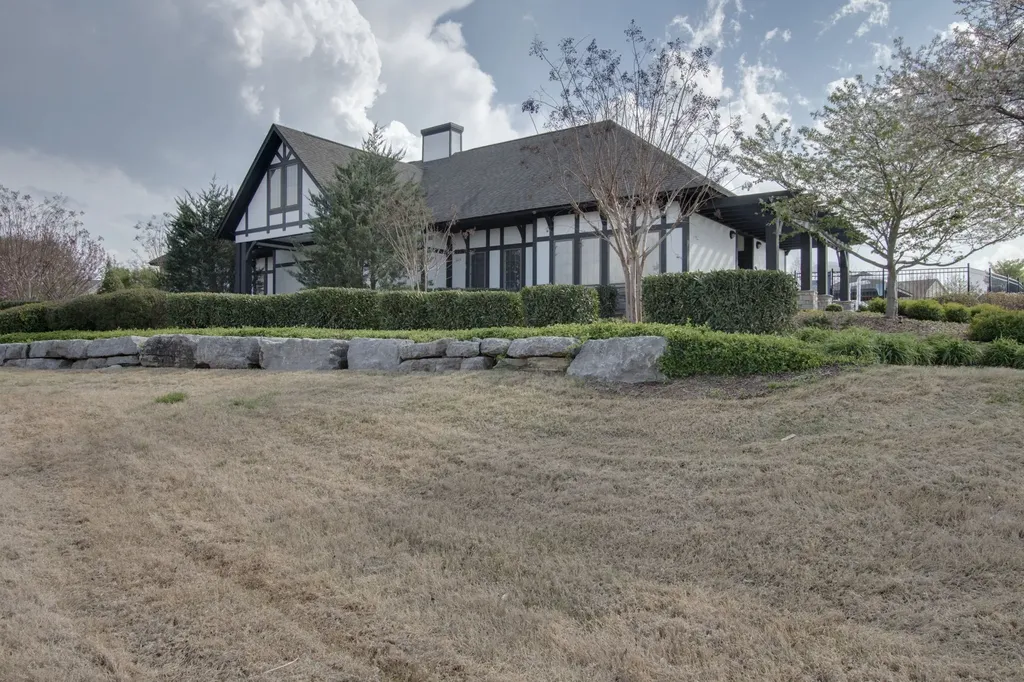 2106 Houston Bend Lebanon TN 37087