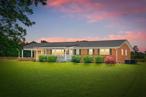 3824 Oakwood Road Woodlawn TN 37191