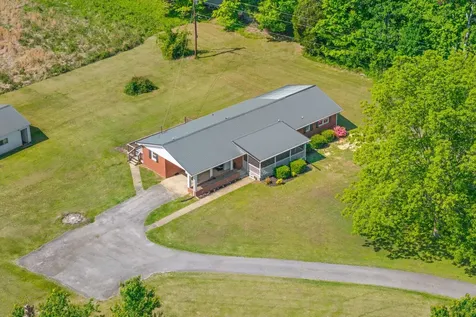 3824 Oakwood Road Woodlawn TN 37191