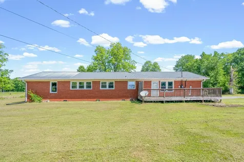 3824 Oakwood Road Woodlawn TN 37191