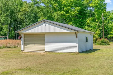 3824 Oakwood Road Woodlawn TN 37191