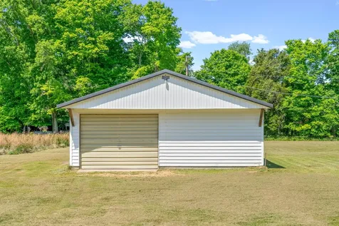 3824 Oakwood Road Woodlawn TN 37191