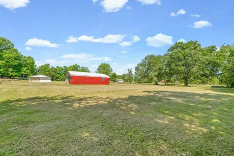 3824 Oakwood Road Woodlawn TN 37191