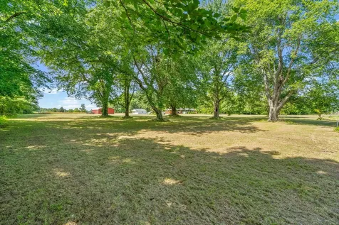 3824 Oakwood Road Woodlawn TN 37191