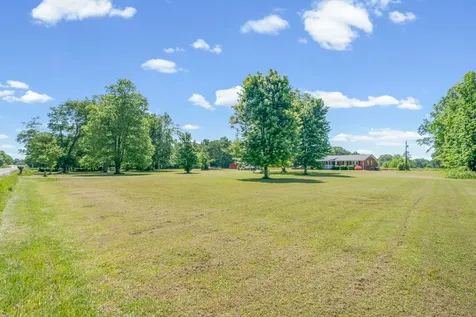 3824 Oakwood Road Woodlawn TN 37191
