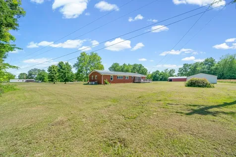 3824 Oakwood Road Woodlawn TN 37191