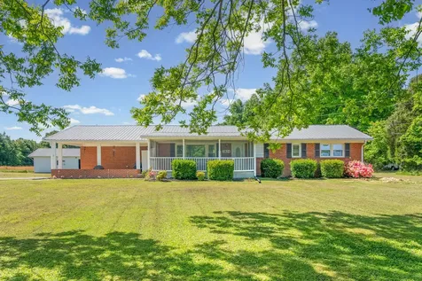 3824 Oakwood Road Woodlawn TN 37191