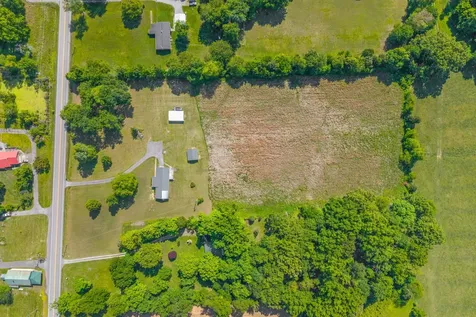 3824 Oakwood Road Woodlawn TN 37191
