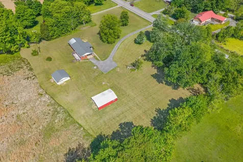 3824 Oakwood Road Woodlawn TN 37191