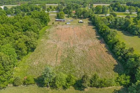 3824 Oakwood Road Woodlawn TN 37191