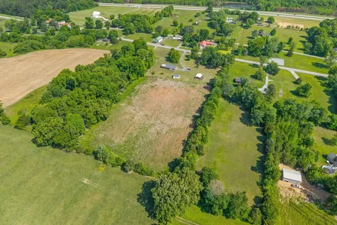 3824 Oakwood Road Woodlawn TN 37191