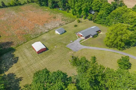 3824 Oakwood Road Woodlawn TN 37191