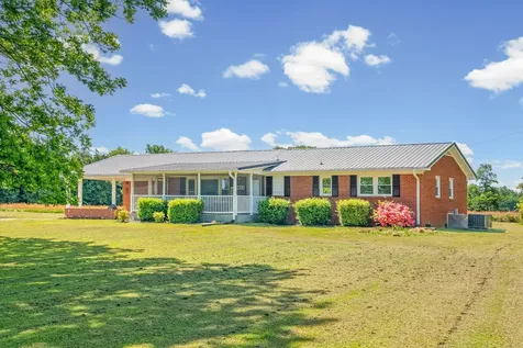 3824 Oakwood Road Woodlawn TN 37191