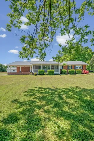 3824 Oakwood Road Woodlawn TN 37191