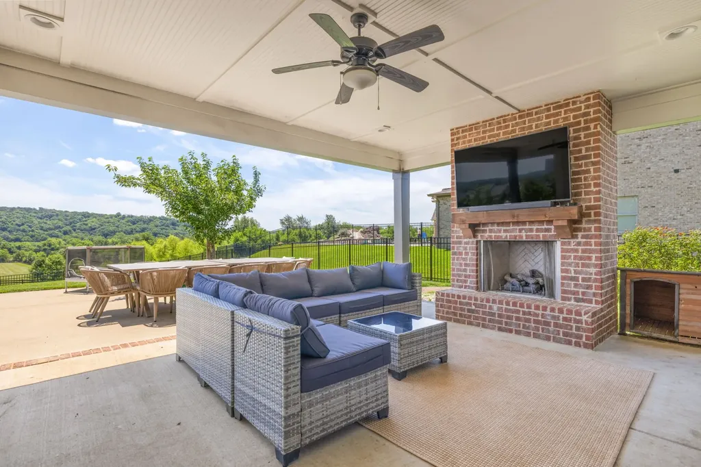 6594 Windmill Drive College Grove TN 37046