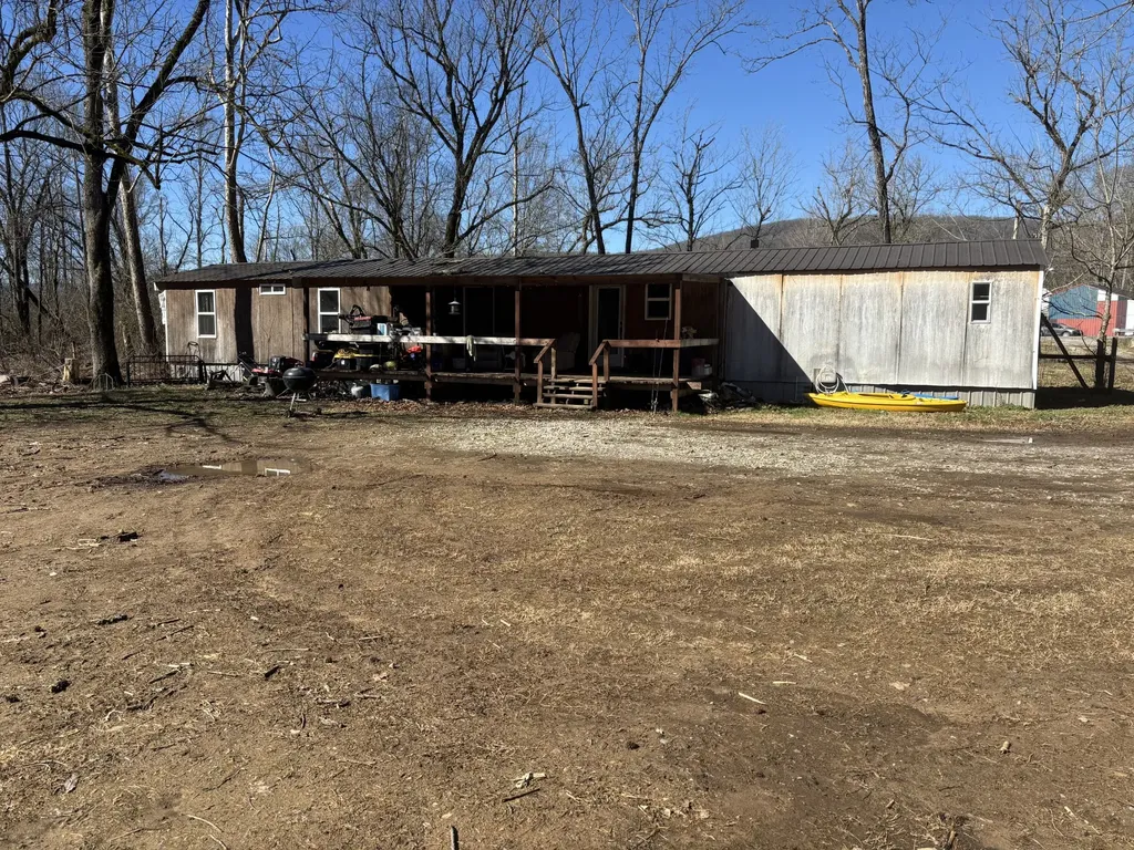 15634 Old State Highway 28 Pikeville TN 37367