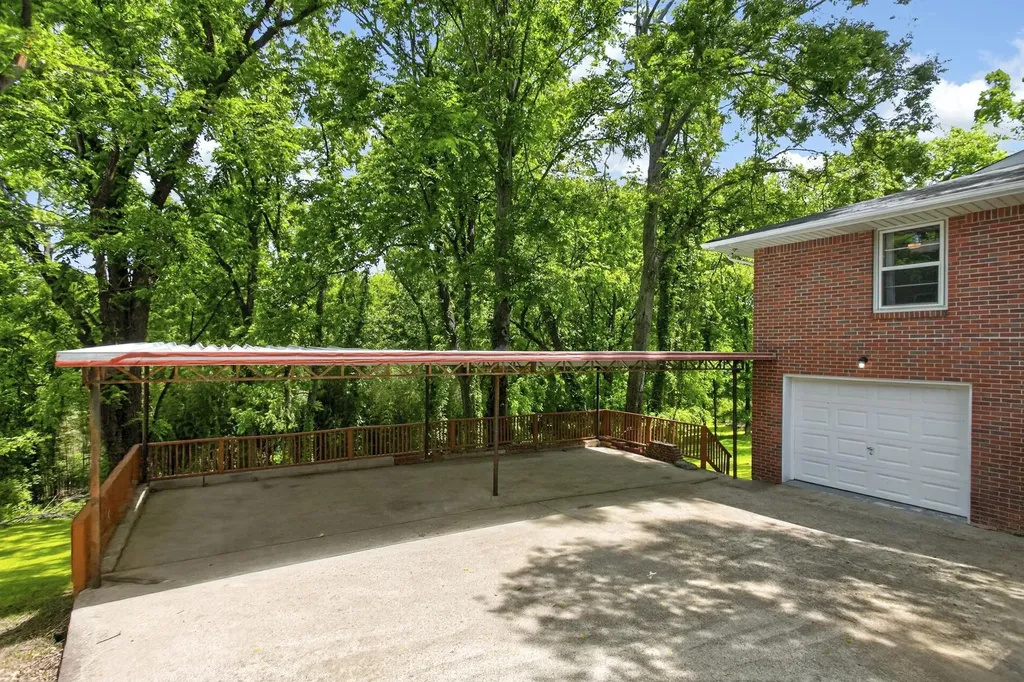 2226 Weona Drive Nashville TN 37214