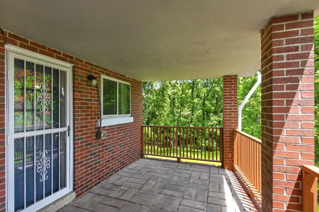 2226 Weona Drive Nashville TN 37214