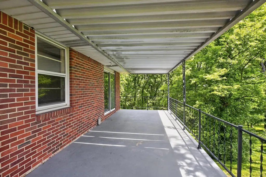 2226 Weona Drive Nashville TN 37214
