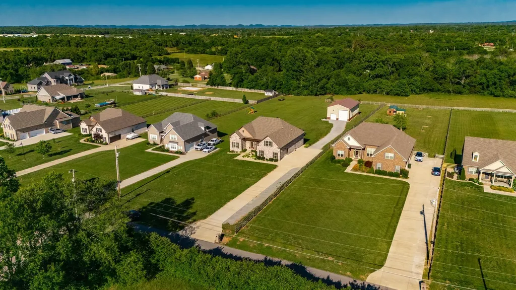 335 Drivers Lane Gallatin TN 37066