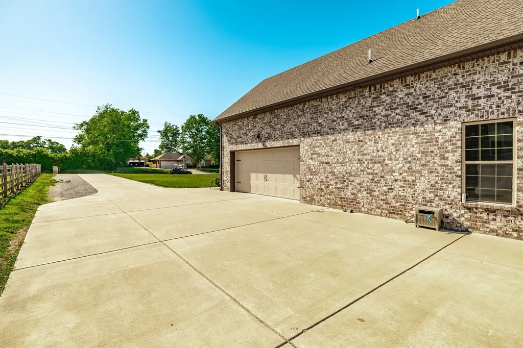 335 Drivers Lane Gallatin TN 37066