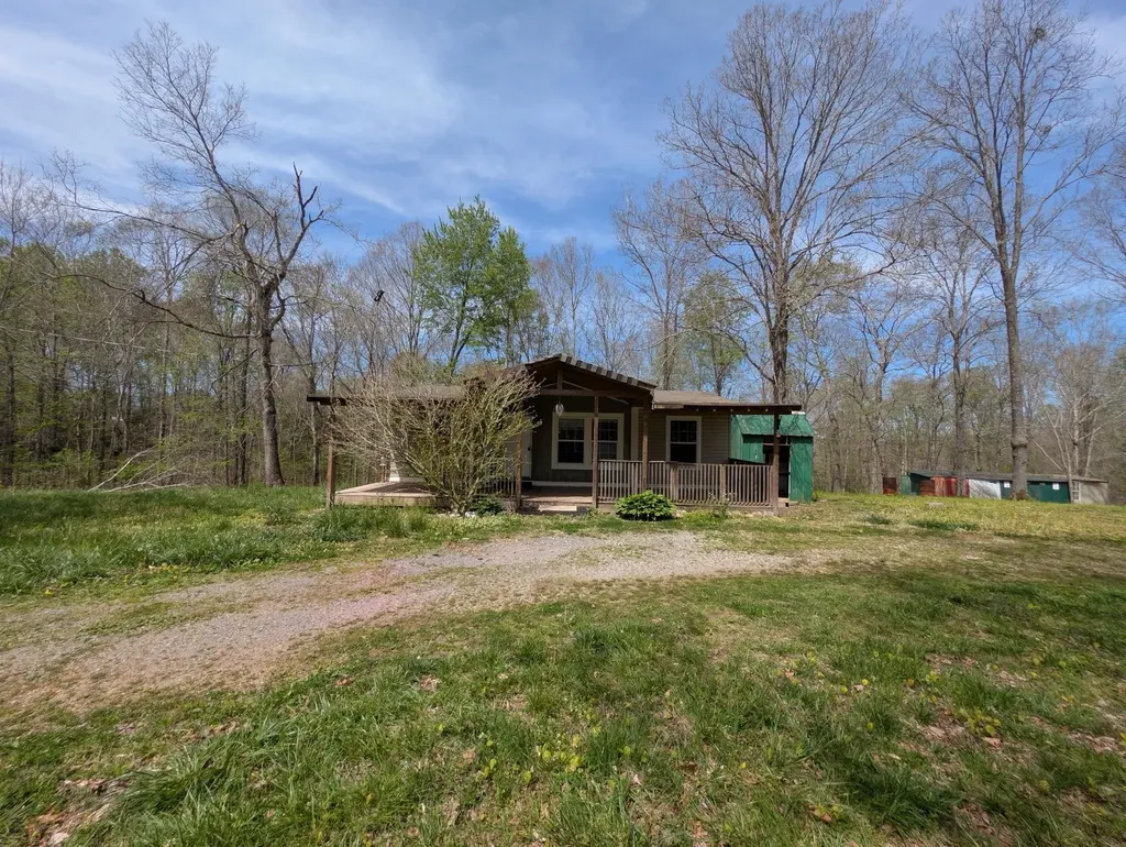 10740 Bear Creek Road Bon Aqua TN 37025