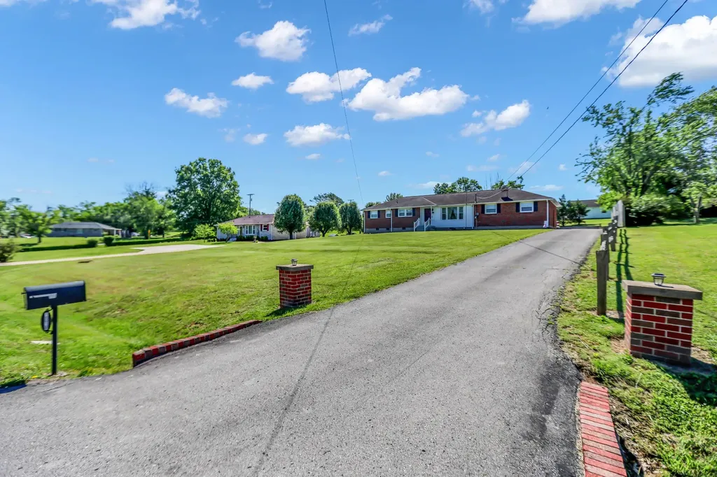 1018 N Graycroft Avenue Madison TN 37115