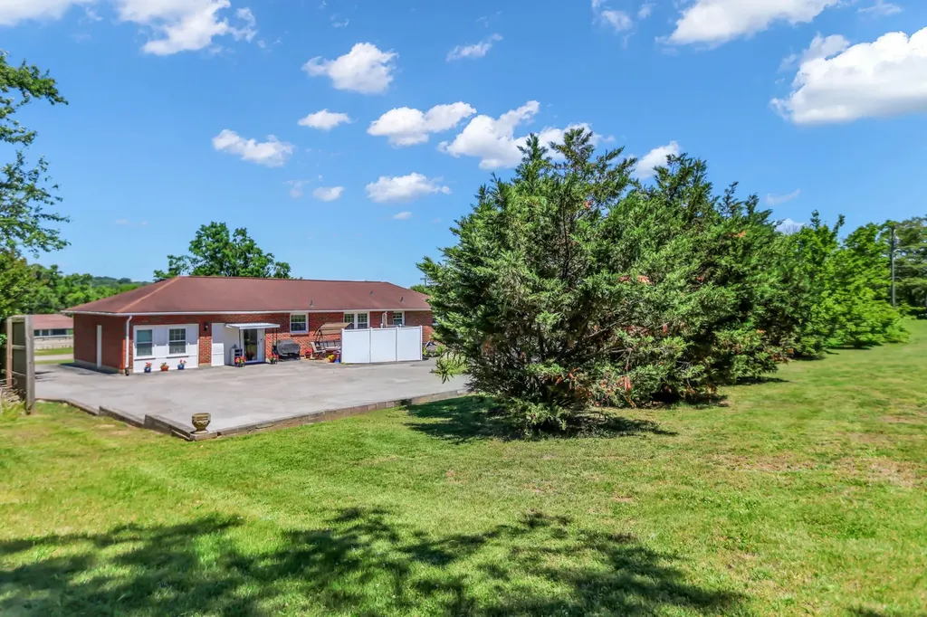 1018 N Graycroft Avenue Madison TN 37115