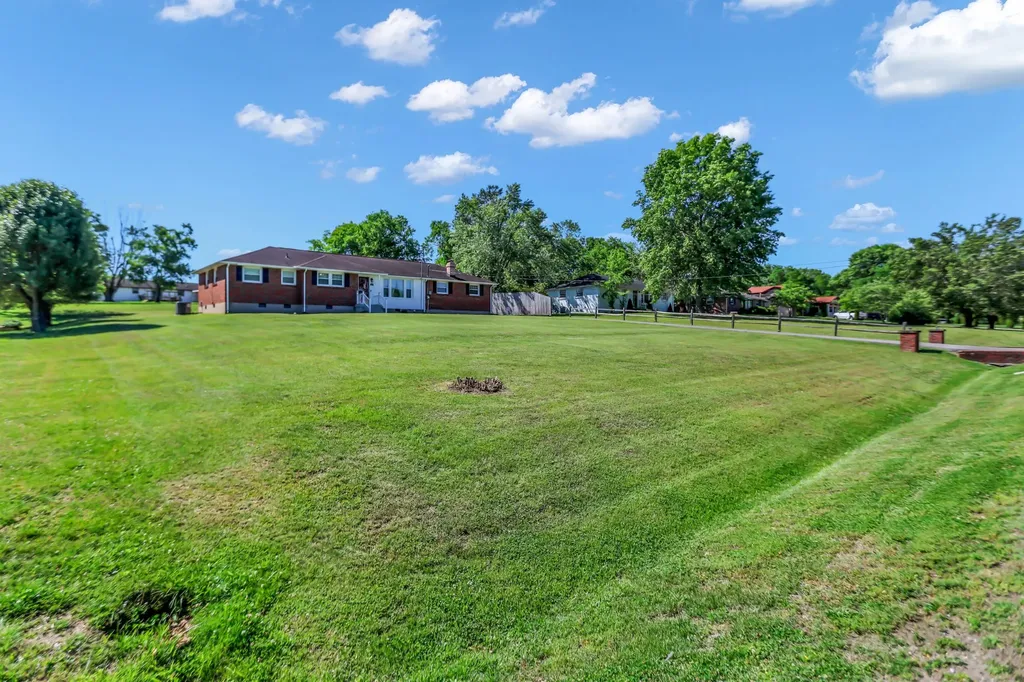 1018 N Graycroft Avenue Madison TN 37115