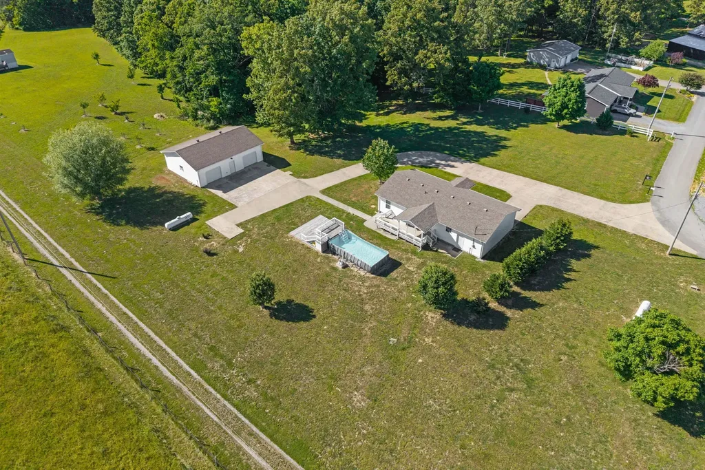 85 El Camino Real Drive Cadiz KY 42211