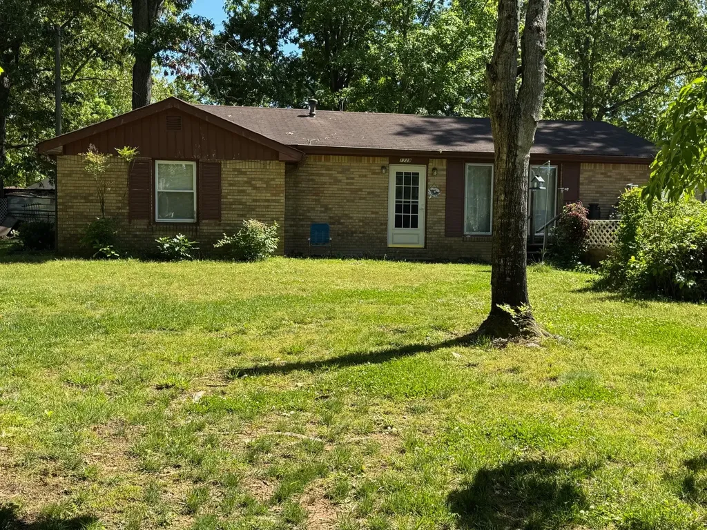 1729 Fountain Street White Bluff TN 37187