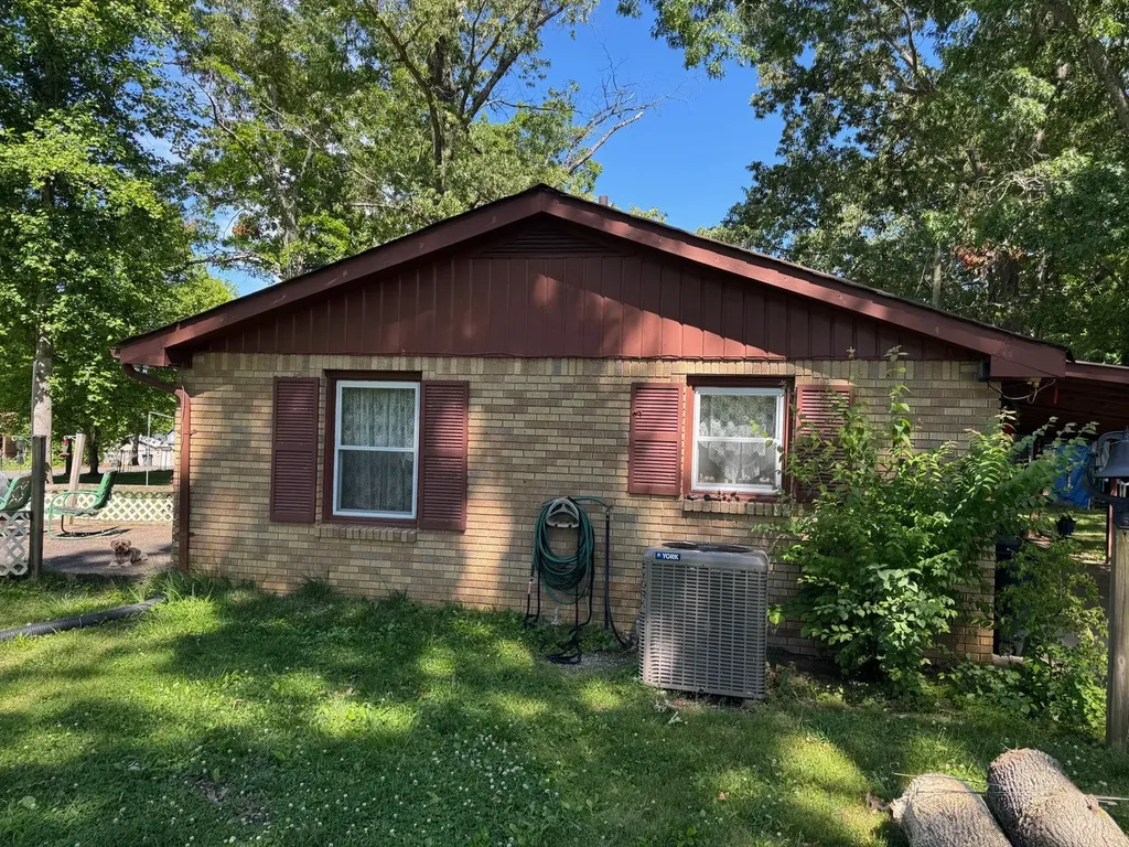1729 Fountain Street White Bluff TN 37187