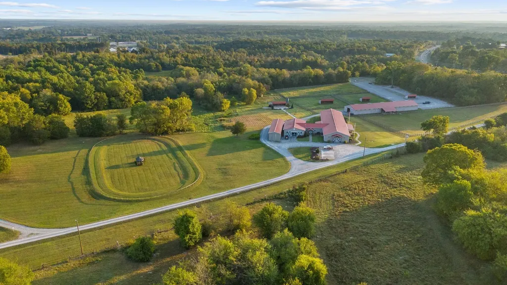 1190 W Ellington Parkway Lewisburg TN 37091
