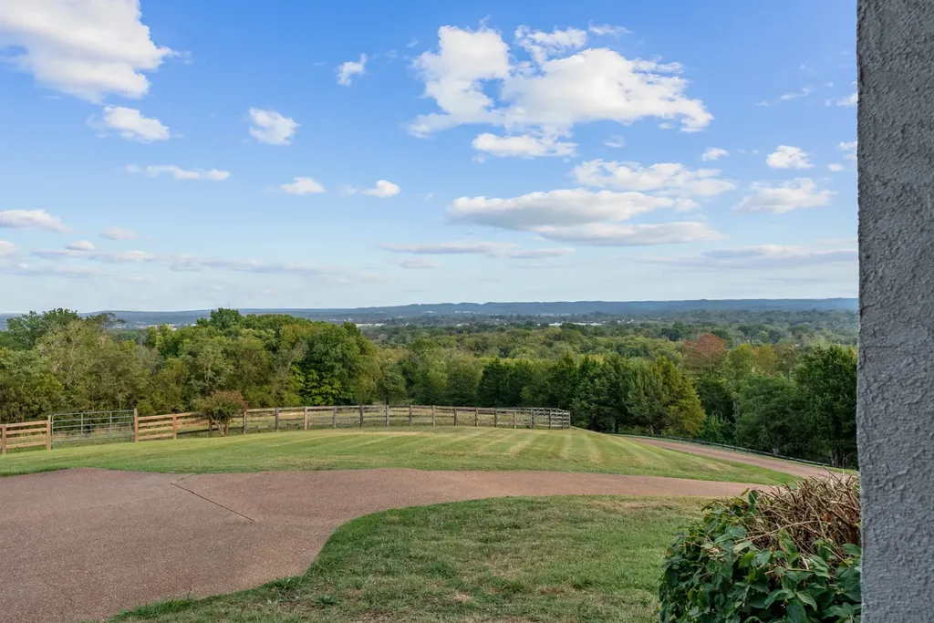 1190 W Ellington Parkway Lewisburg TN 37091