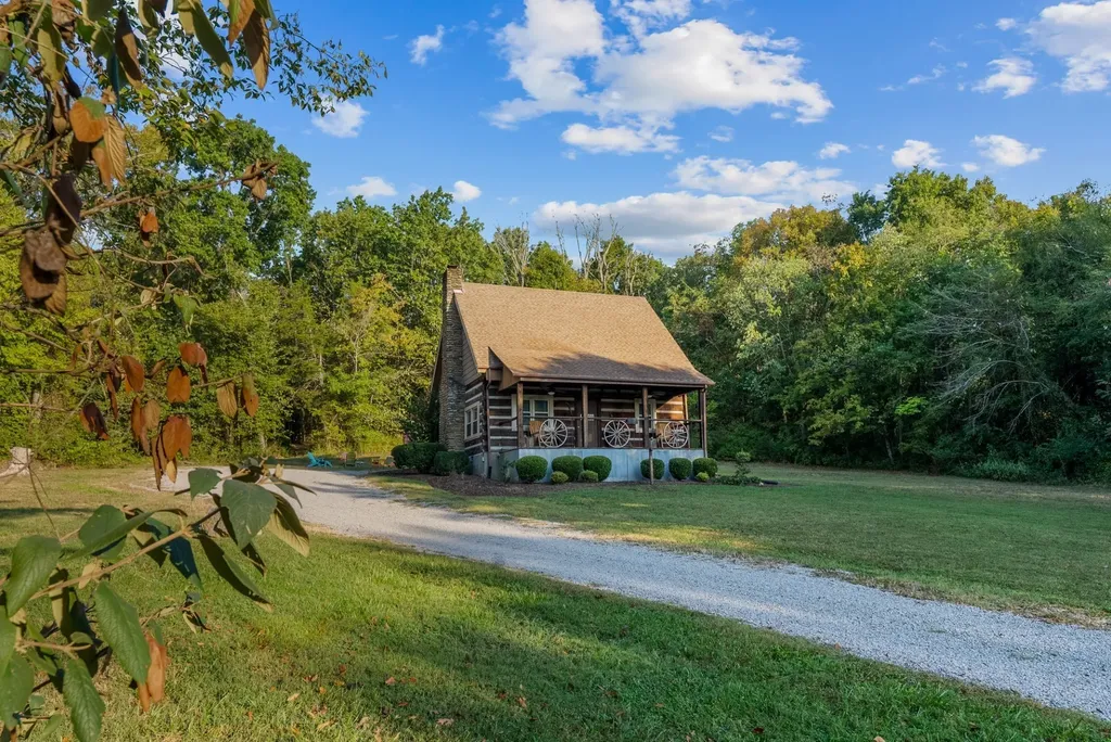1190 W Ellington Parkway Lewisburg TN 37091