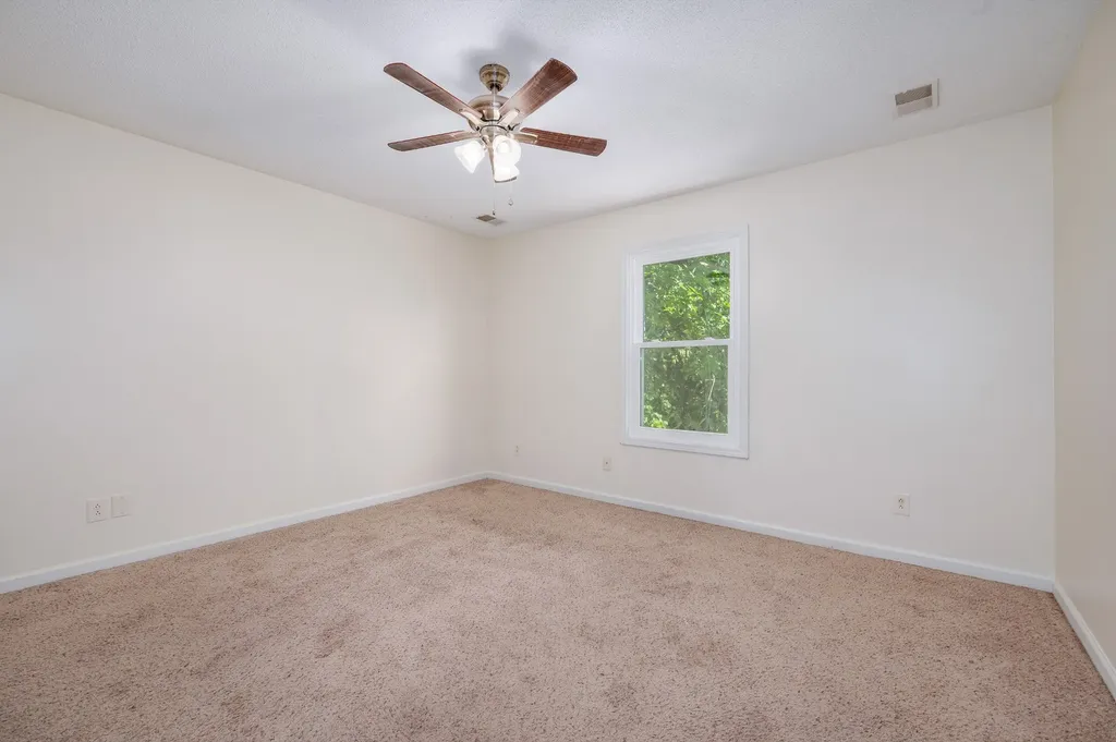 918 Hedge Apple Drive Clarksville TN 37040