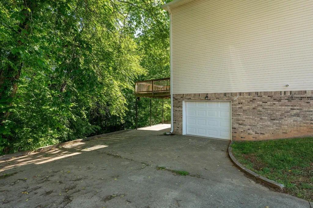 918 Hedge Apple Drive Clarksville TN 37040